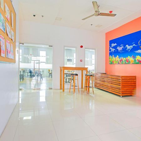 RedDoorz Plus @ 1318 Residences Manila Exterior foto