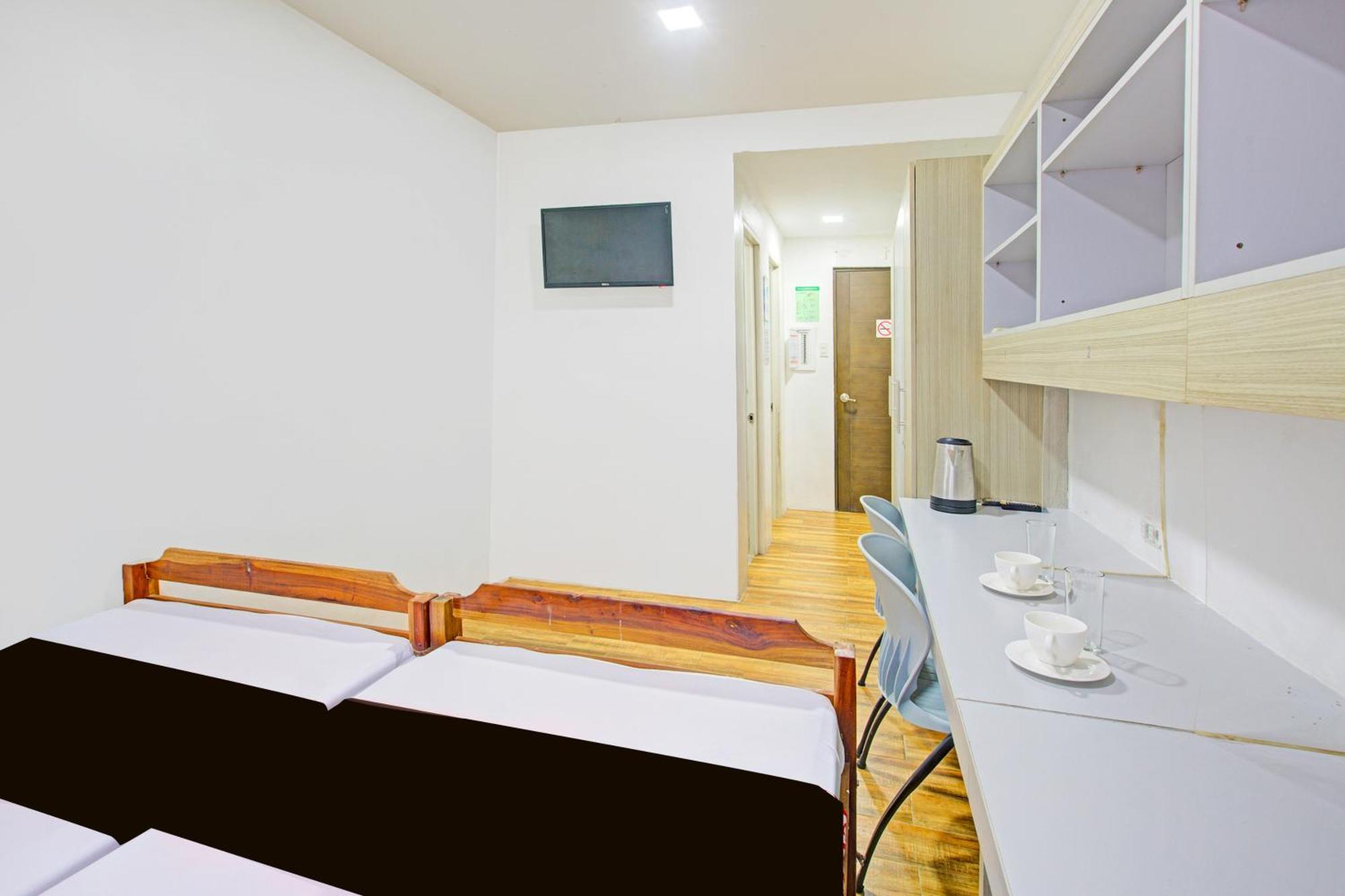 RedDoorz Plus @ 1318 Residences Manila Exterior foto